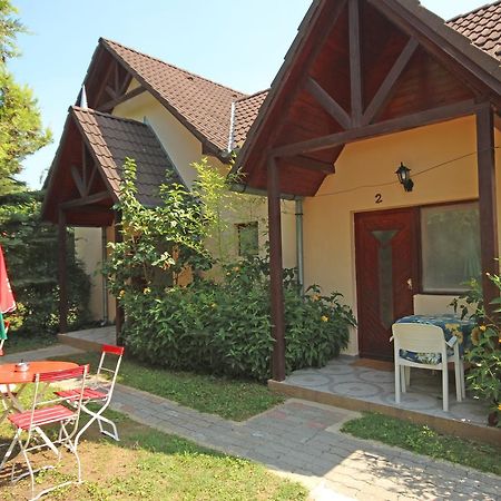 Pension Elisabeth Балатонлелле Экстерьер фото